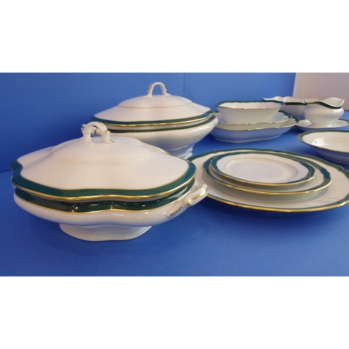 47 - A Thomas Goode 'Emerald' 53-piece dinner service:
 16 x 27 cm plates (chip to one plate noted);
 8 x... 