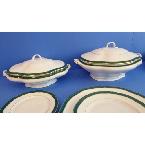 47 - A Thomas Goode 'Emerald' 53-piece dinner service:
 16 x 27 cm plates (chip to one plate noted);
 8 x... 