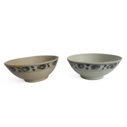 45 - Two small Chinese porcelain bowls from the cargo of the Tek Sing shipwreck which sank in the South C... 