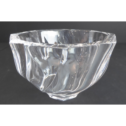 52 - A set of six cut-glass bowls with octagonal swirling pattern (16 cm in  diameter and 11cm high). (Tw... 