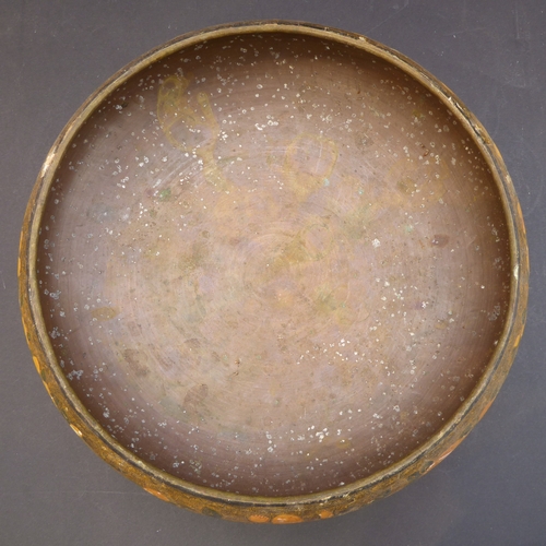 404 - A papier-mâché bowl hand-gilded and decorated with flowers to the exterior (probably Indian late 19t... 