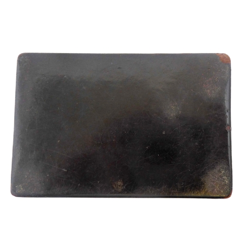 357 - In the manner of Stobwasser, an early/mid 19th century rectangular papier-mâché snuff box: the hinge... 