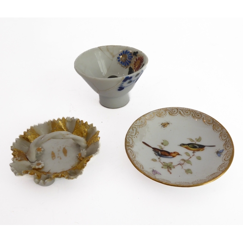 38 - Early/mid 19th century ceramics to include various cups, bowls, saucers, a leaf-shaped cup with hand... 