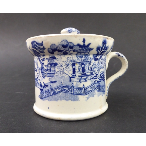 35 - Fourteen mostly early 19th century pieces:
 7 tea bowls;
 4 cups and saucers;
 a transfer-decorated ... 