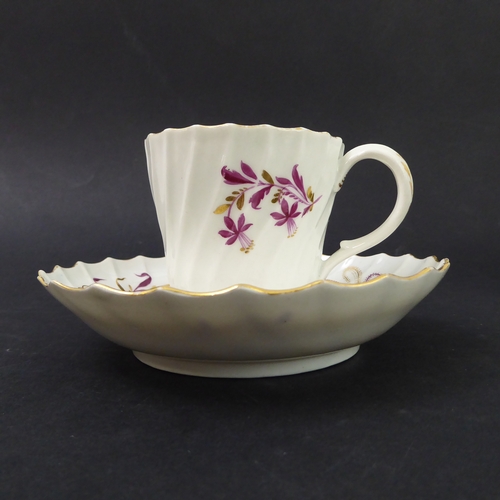 35 - Fourteen mostly early 19th century pieces:
 7 tea bowls;
 4 cups and saucers;
 a transfer-decorated ... 