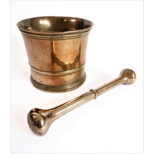 113 - A selection of metalware to include:
 a heavy bronze pestle and mortar (17th/18th century) (12.75cm ... 