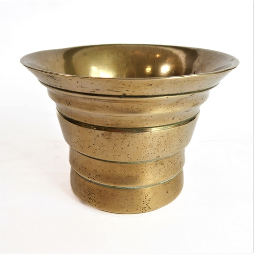 113 - A selection of metalware to include:
 a heavy bronze pestle and mortar (17th/18th century) (12.75cm ... 