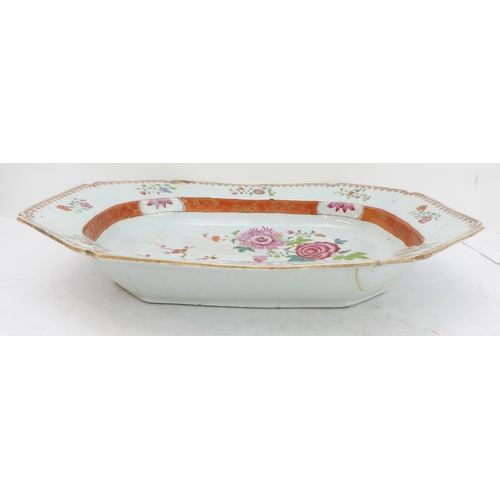 68 - Ten late 18th to early 19th century Chinese export porcelain wares:
 an underglaze blue and white mo... 