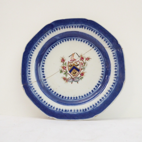 68 - Ten late 18th to early 19th century Chinese export porcelain wares:
 an underglaze blue and white mo... 