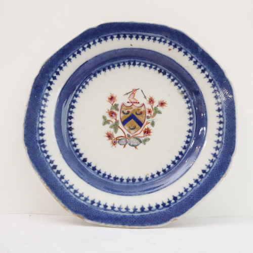 68 - Ten late 18th to early 19th century Chinese export porcelain wares:
 an underglaze blue and white mo... 