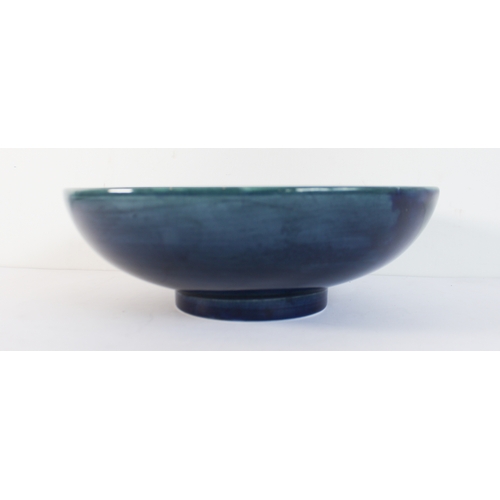 6 - A mid-20th century Moorcroft pottery bowl: tube-lined and hand-decorated in the 'Anemone' pattern. (... 