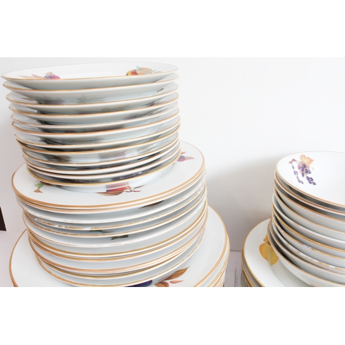 12 - A Royal Worcester 'Evesham' dinner service comprising:
 12 x 26 cm, 12 x 23.5 cm, 12 x 21.5 cm and 1... 