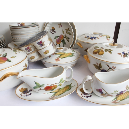 12 - A Royal Worcester 'Evesham' dinner service comprising:
 12 x 26 cm, 12 x 23.5 cm, 12 x 21.5 cm and 1... 