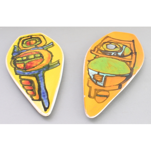 33 - Two Poole Pottery spear dishes, both shape 82 and approx. 43 x 17.5 cm