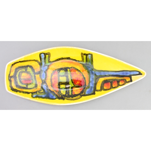 33 - Two Poole Pottery spear dishes, both shape 82 and approx. 43 x 17.5 cm