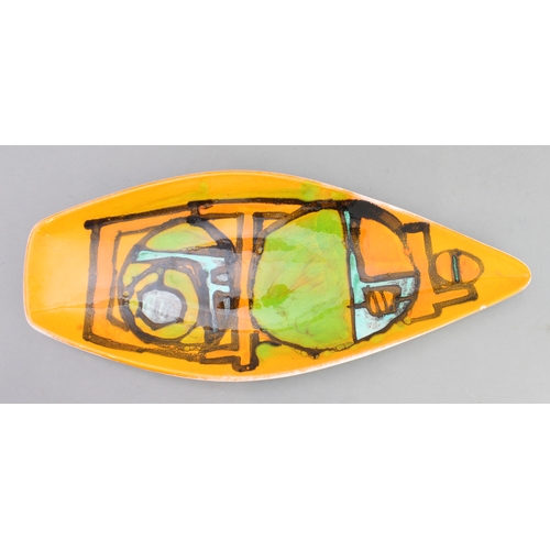 33 - Two Poole Pottery spear dishes, both shape 82 and approx. 43 x 17.5 cm