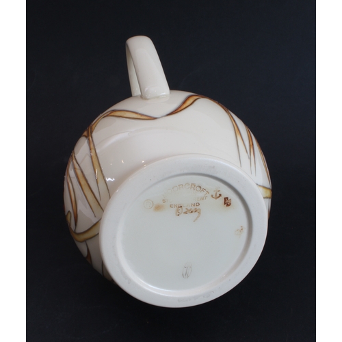 11 - A modern Moorcroft pottery jug of of Art Nouveau inspiration: baluster form, decorated with poppies ... 