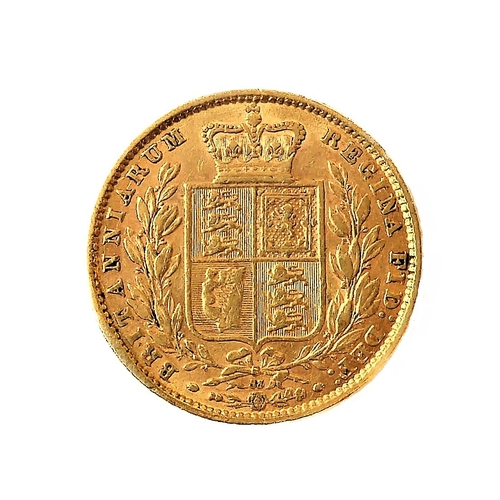 140 - An 1872 gold sovereign (young head obverse and royal arms reverse).