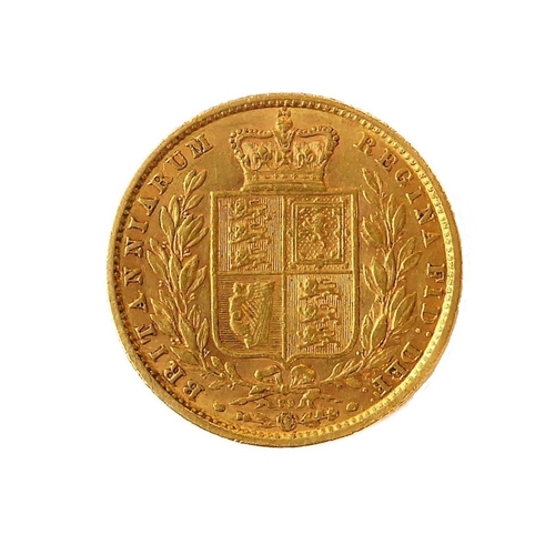 141 - An 1871 gold sovereign (young head obverse and royal arms reverse).