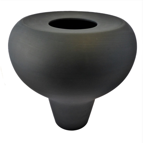 21 - A modern Wedgwood black basalt vase designed by Michael Sodeau: limited edition (run of 1000), print... 