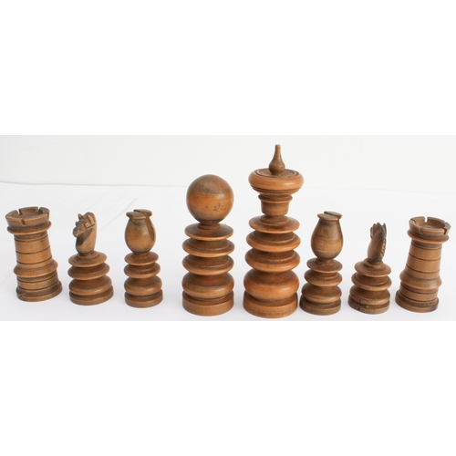 108 - A 19th century boxwood and rosewood chess set (the kings approx. 8.5 cm high)
 (The 8 white pawns ma... 