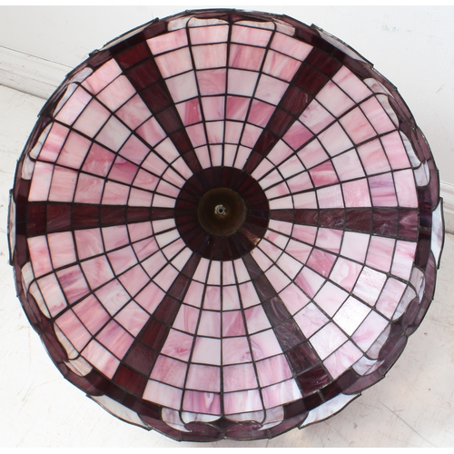 29 - A large Tiffany-style leaded light lampshade (60cm diameter x 46cm total height)