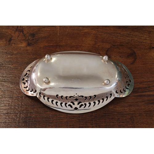 150 - An early 20th century Tiffany & Co. sterling silver bonbon dish: pierced sides, gadrooned border, fo... 