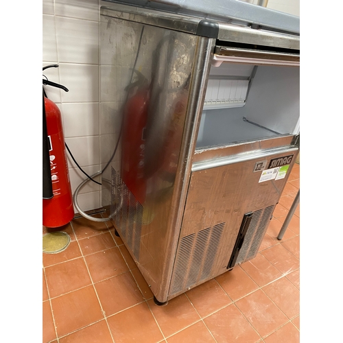 29 - Simag SCN 45 Ice machine on feet. SCN 45 as 230/50/1 
 Serial No. 1159 11F 
 490mm W 580mm D 950mm H