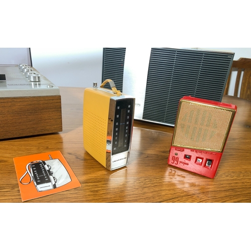 615 - A vintage 1960s Philips portable 'suitcase' style record player - 3 speed for 33, 45 and 78rpm, with... 