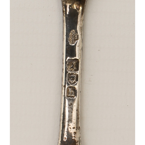 120 - An Edwardian silver marrow scoop in George III style - Goldsmiths & Silversmiths Co. Ltd., London 19... 