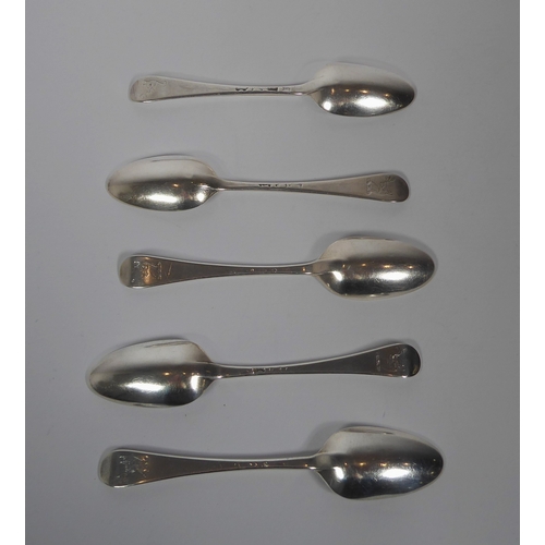 125 - A set of five George II Hanoverian pattern small dessert spoons - London hallmarks but date and make... 