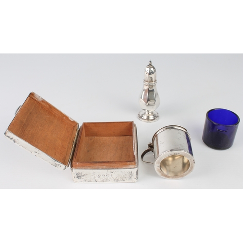 128 - Three small pieces of silver:
 1. a small cigarette box with striped engine turning (LWH 8.8 x 8 x 3... 