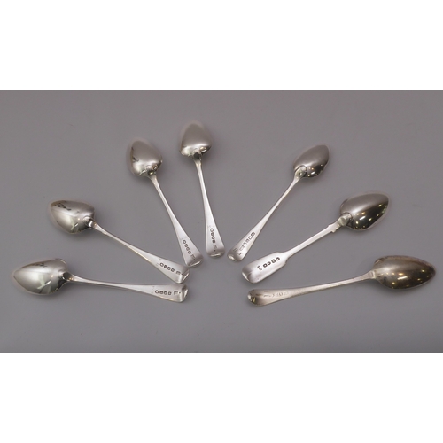 147 - A set of four George III Old English pattern dessert spoons - Richard Crossley & George Smith IV, Lo... 