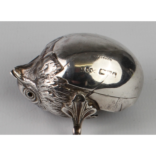 79 - A Sampson Mordan silver novelty sugar spoon modelled as a chick hatching (Rd. 495660), Chester 1906,... 