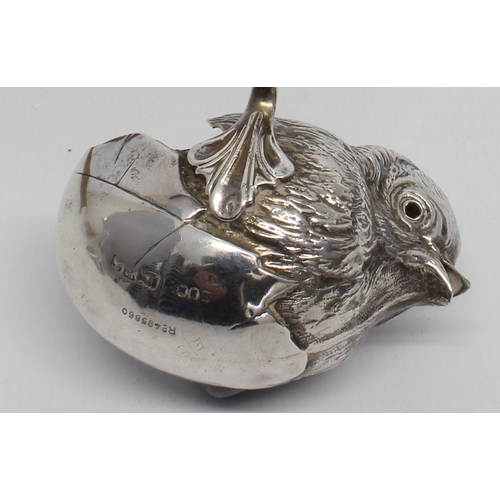 79 - A Sampson Mordan silver novelty sugar spoon modelled as a chick hatching (Rd. 495660), Chester 1906,... 