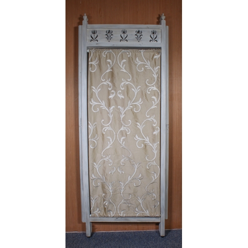 431 - An off-white painted wooden three-fold screen - with tulip pierced panels and turned finials over re... 