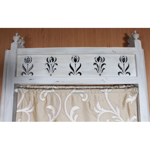 431 - An off-white painted wooden three-fold screen - with tulip pierced panels and turned finials over re... 