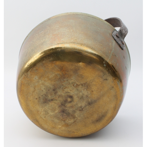 585 - A 19th century brass and wrought iron preserve pan - the hooped iron handle with copper rivetted fix... 