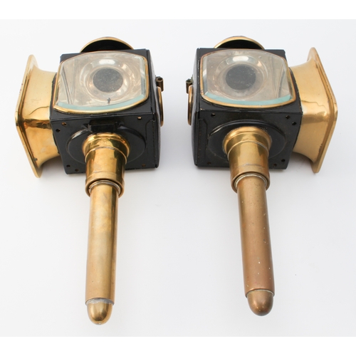 620 - A good pair of late-19th or early 20th century brass and black painted coach or carriage lamps by G.... 