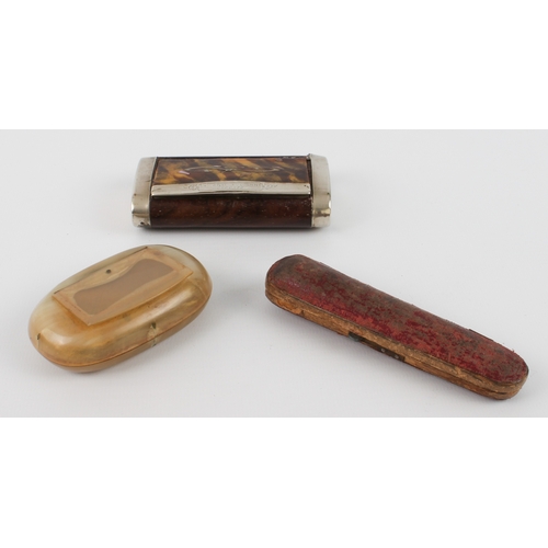 642 - Two snuff boxes - one tortoiseshell mounted and marked La Sain-Claudienne (damage to one mount), the... 