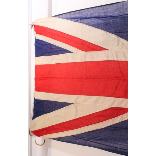 666 - A vintage 3-yard Union Jack (267 x 137 cm)