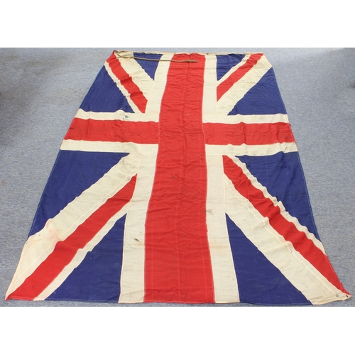 666 - A vintage 3-yard Union Jack (267 x 137 cm)