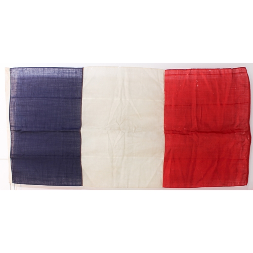 672 - Two national flags: France (65 x 137 cm) and Norway (84 x 172 cm)