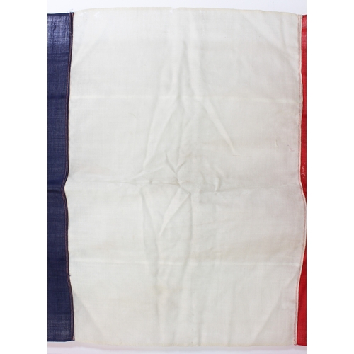 672 - Two national flags: France (65 x 137 cm) and Norway (84 x 172 cm)