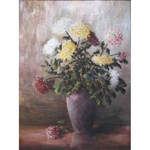 364 - W. Rischoff (20th century)
 Still life of dahlias in a vase
 oil on canvas, signed lower right, pain... 