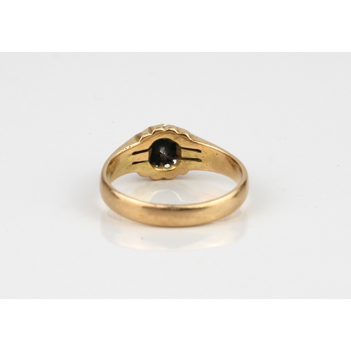 189 - An antique 18ct gold single stone garnet ring - hallmarked Birmingham 1913, with a single round cut ... 