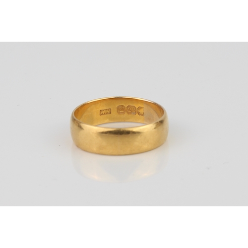 197 - A 22ct gold wedding band