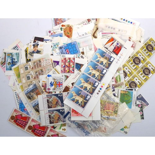 700 - A large quantity of GB mint commemorative (usable) stamps - to include 210  x 1st, 82 x 2nd and 30 x... 