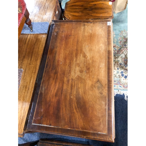 451 - A George III mahogany and fruitwood straight front chest of drawers - of small proportions, the cros... 