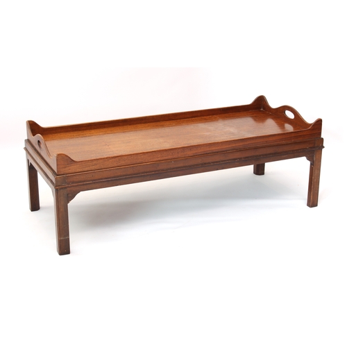 375 - A Georgian style mahogany tray-top coffee table - second half 20th century, rectangular with pierced... 